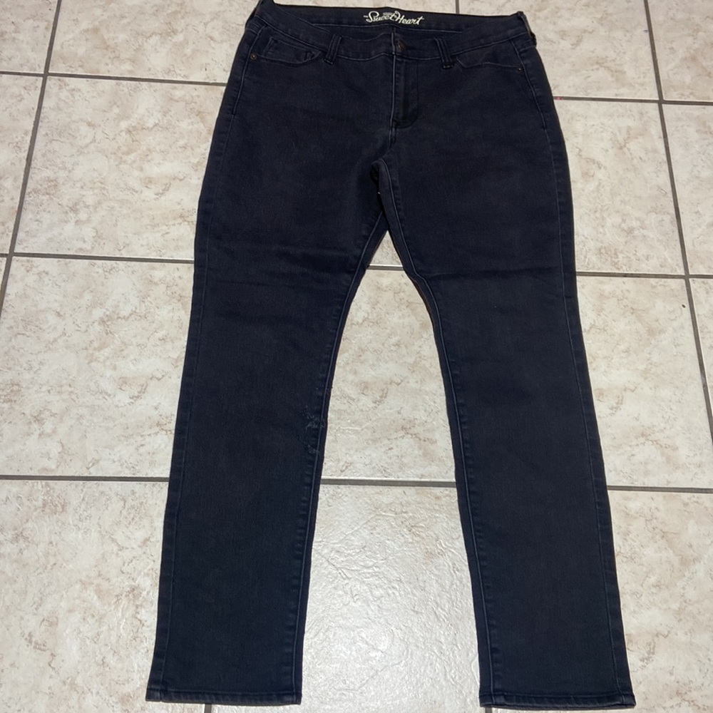 Old Navy ‘Sweetheart’ black denim jeans (10) - Picture 3 of 4